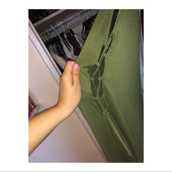 GREEN DRESS - Picture 3 of 5